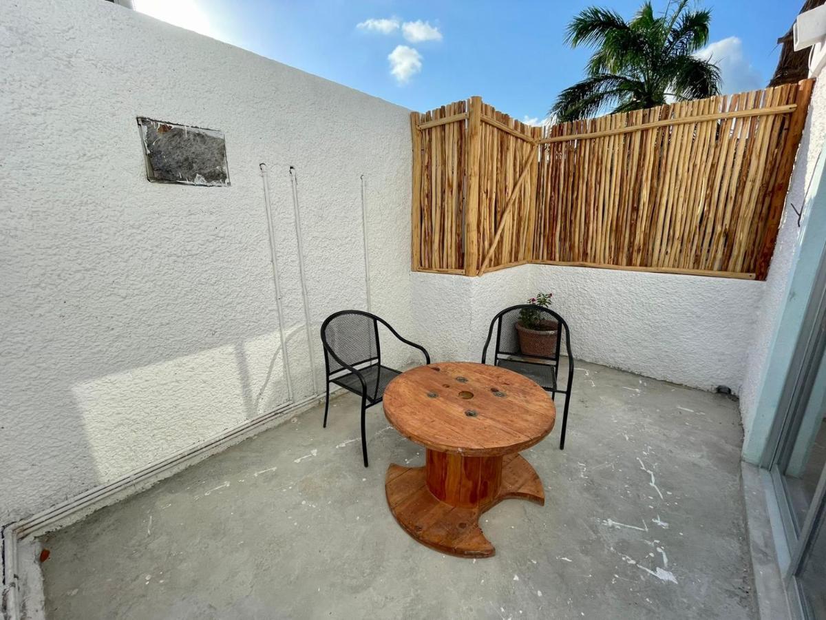 Mio Tulum Hotel Boutique Exterior foto A typical balcony in Tulum